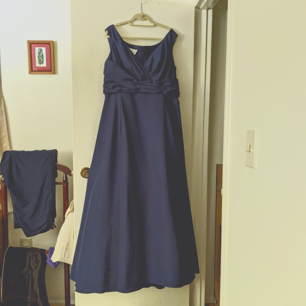 Wedding/prom gown